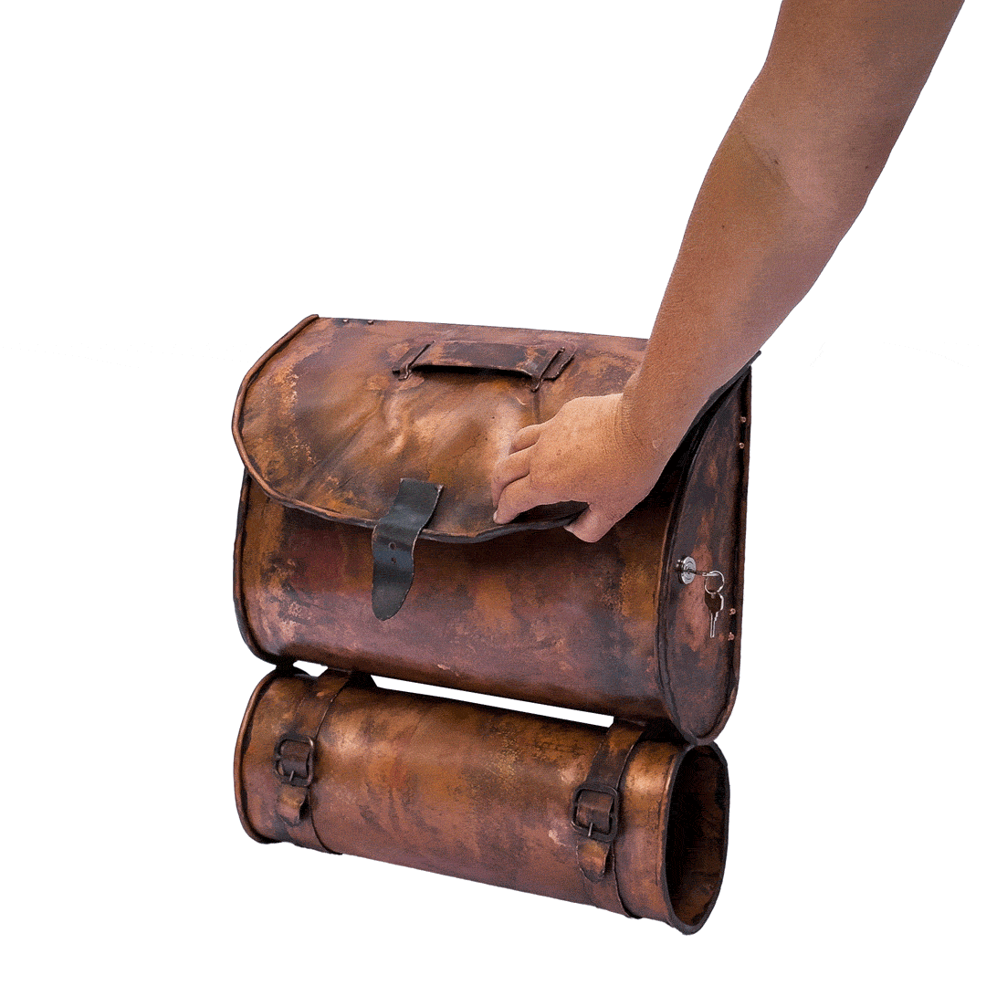 Briefkasten mit Zeitungsrolle